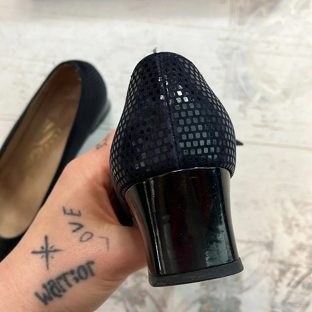 Vintage Salvatore Ferragamo Navy Pebble Suede Heels Size 6